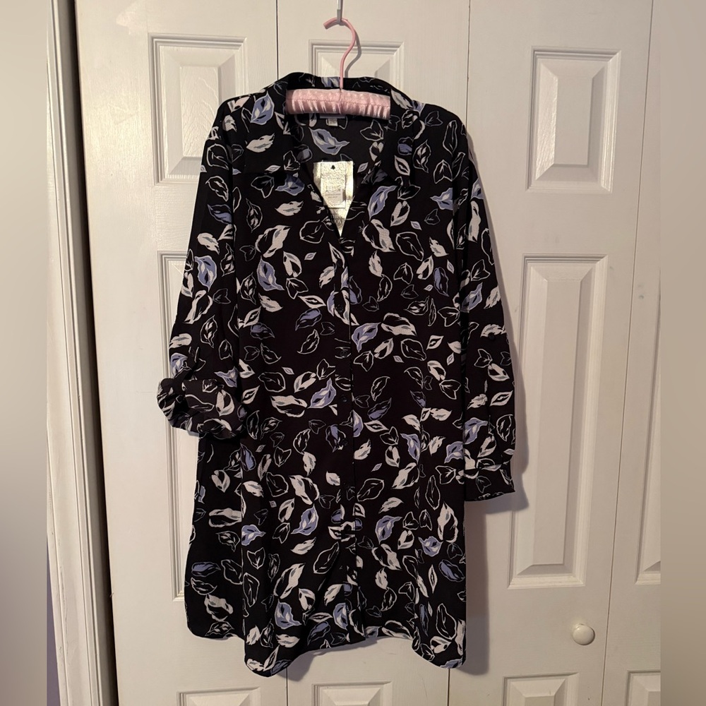 Avenue Plus-size Blue Floral Button-Front Blouse Tunic